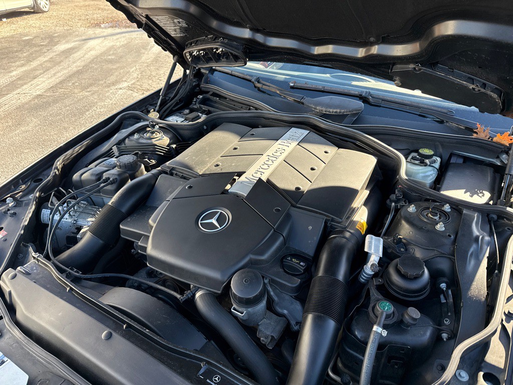 2004 Mercedes-Benz SL-Class Image 22