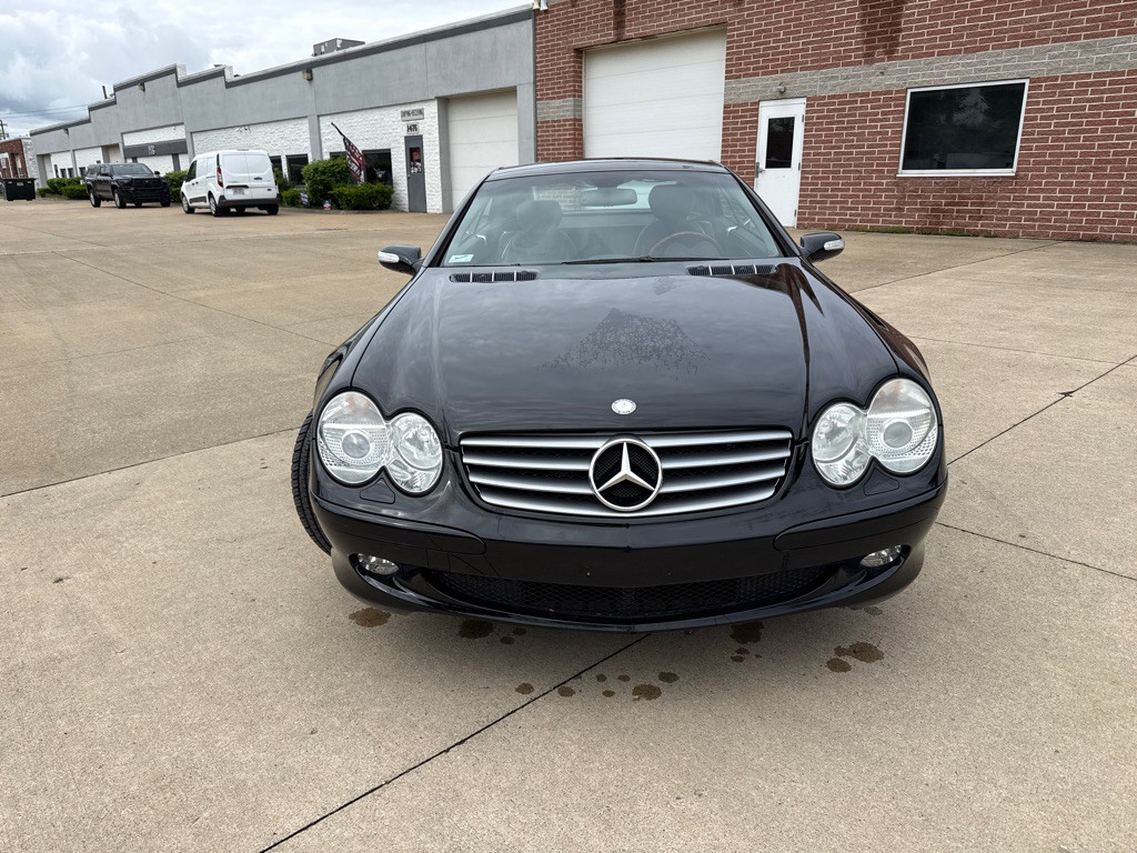 2004 Mercedes-Benz SL-Class Image 2