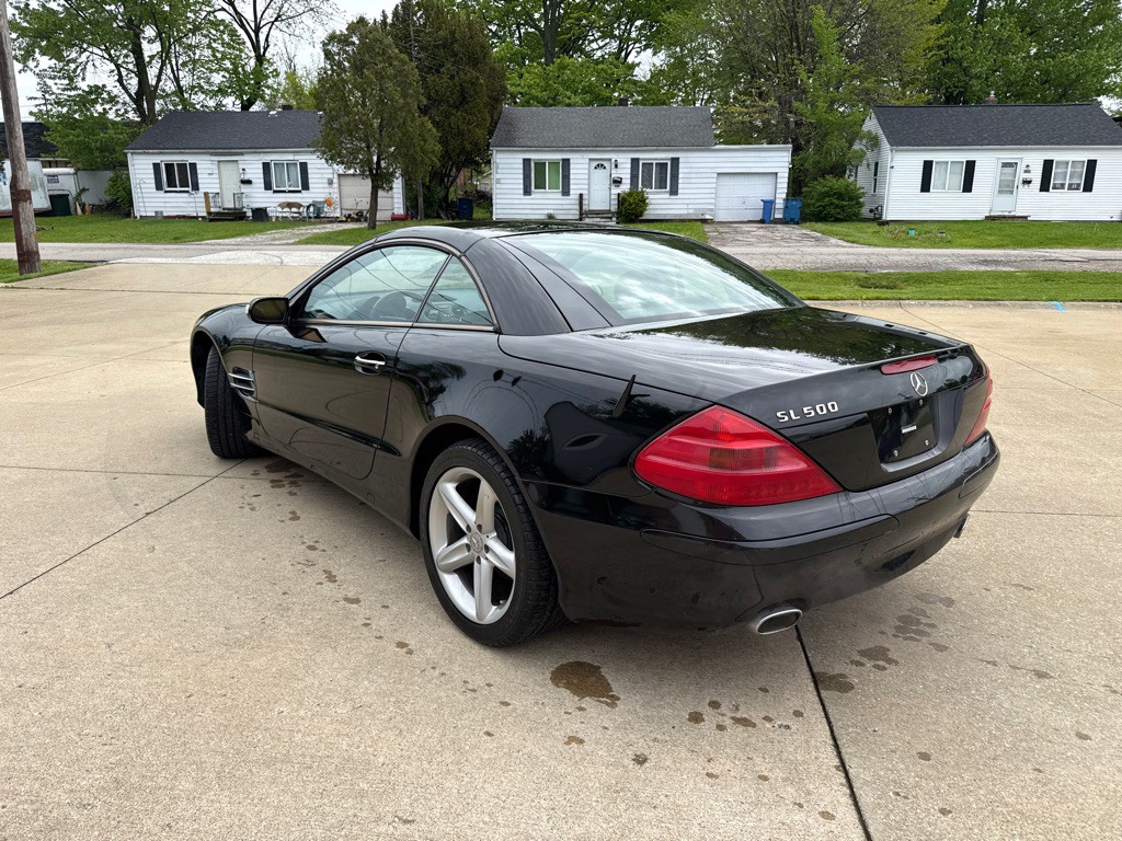 2004 Mercedes-Benz SL-Class Image 8