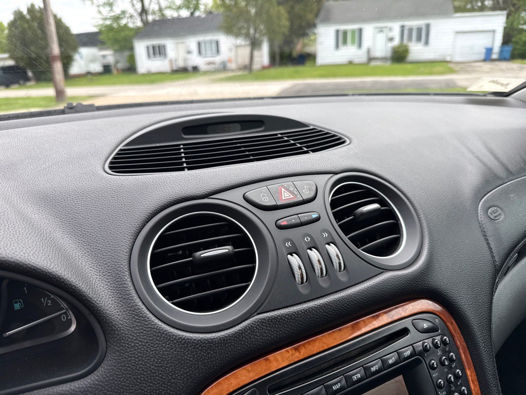 2004 Mercedes-Benz SL-Class Image 17