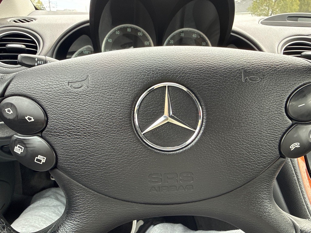2004 Mercedes-Benz SL-Class Image 21