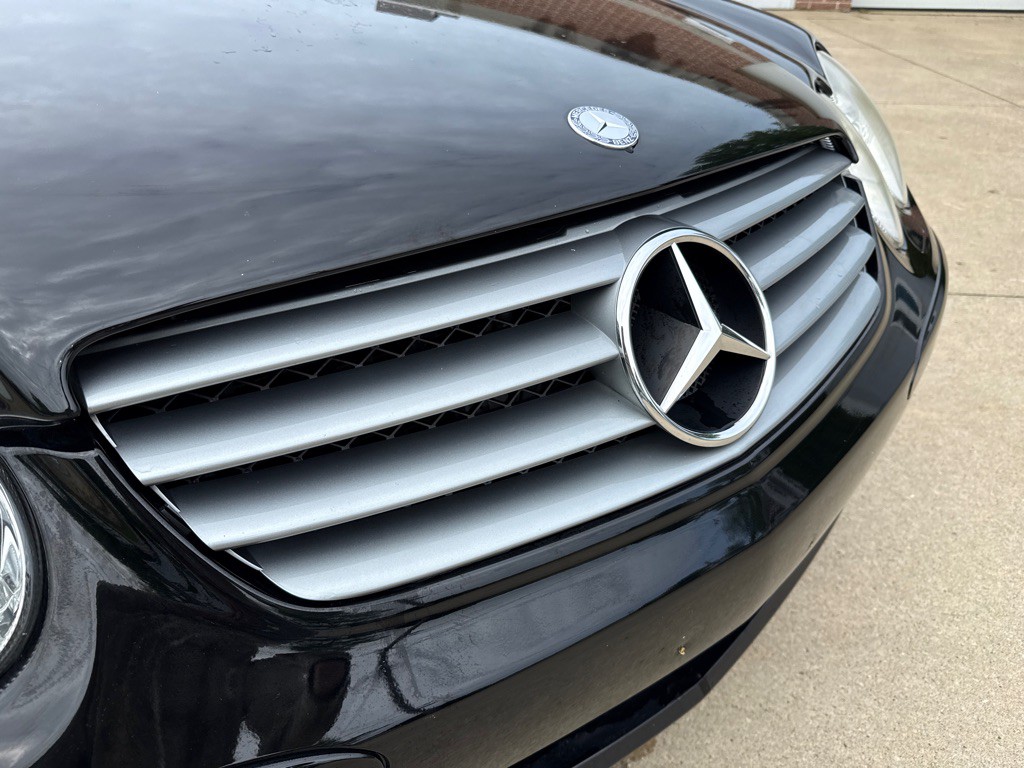 2004 Mercedes-Benz SL-Class Image 25