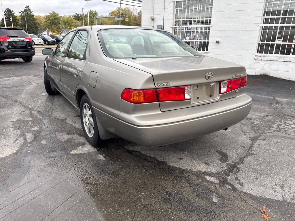 2001 Toyota Camry Image 8