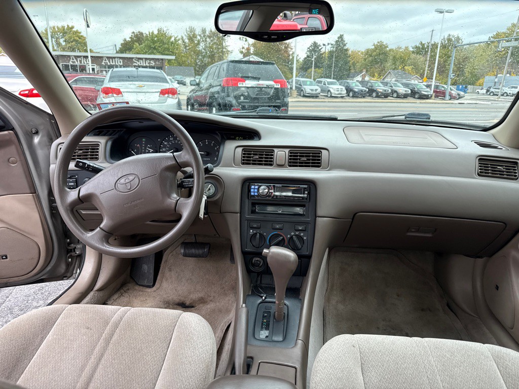 2001 Toyota Camry Image 9