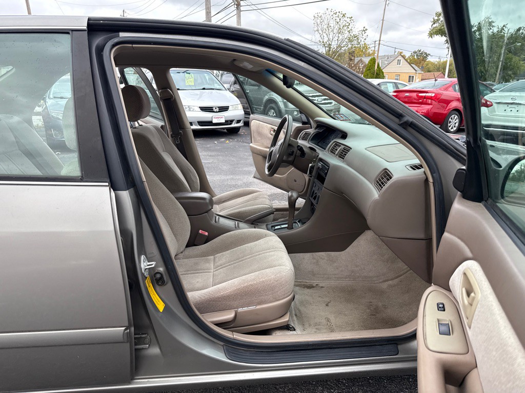 2001 Toyota Camry Image 11