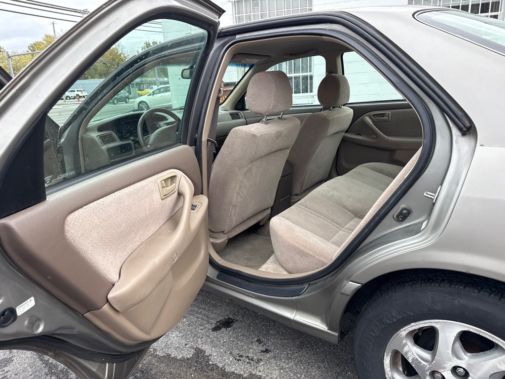 2001 Toyota Camry Image 12