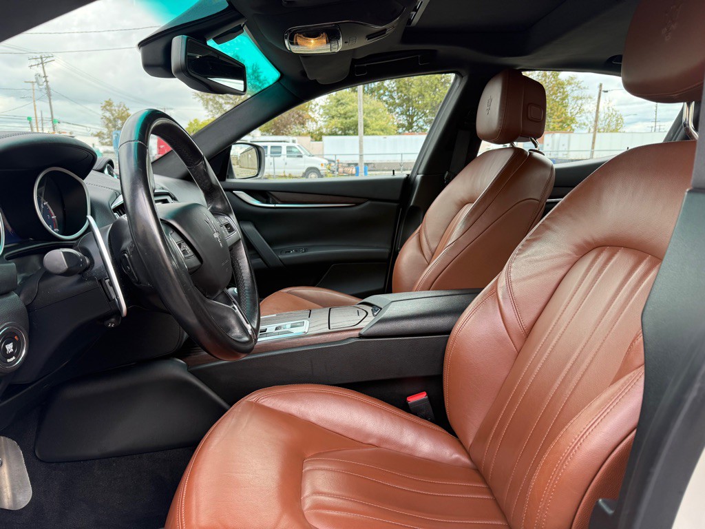 2014 Maserati Ghibli Image 9