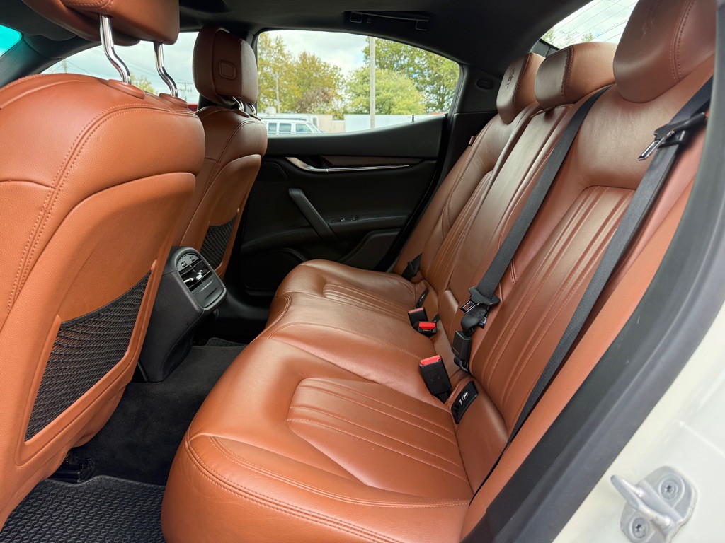 2014 Maserati Ghibli Image 12