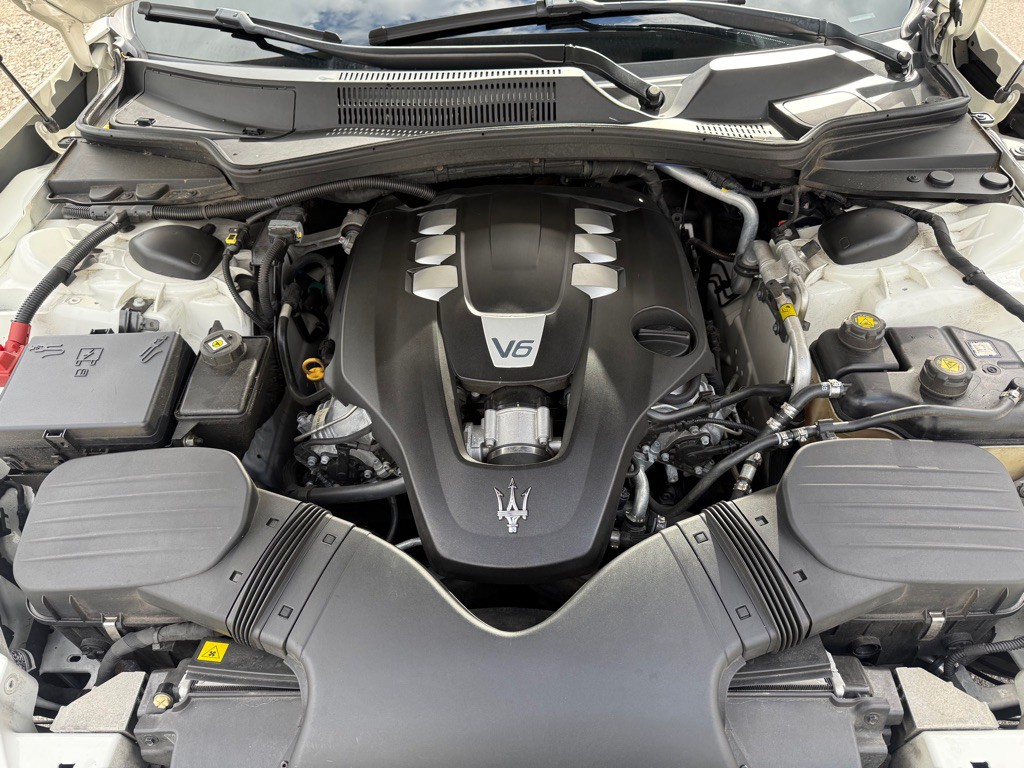 2014 Maserati Ghibli Image 19