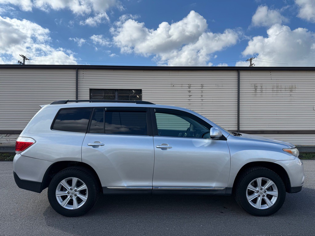 2012 Toyota Highlander Image 2