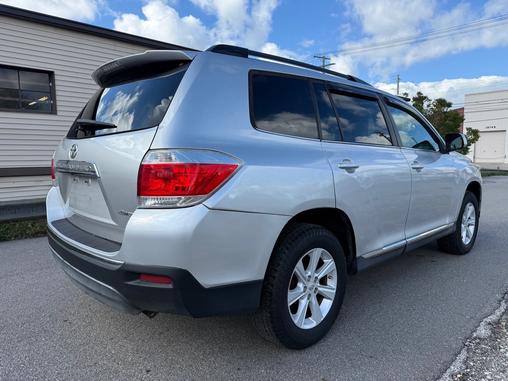 2012 Toyota Highlander Image 3