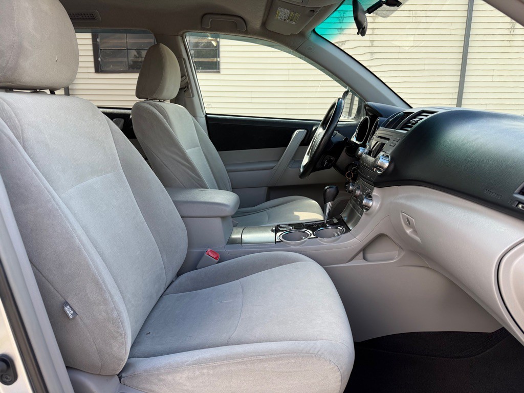 2012 Toyota Highlander Image 10