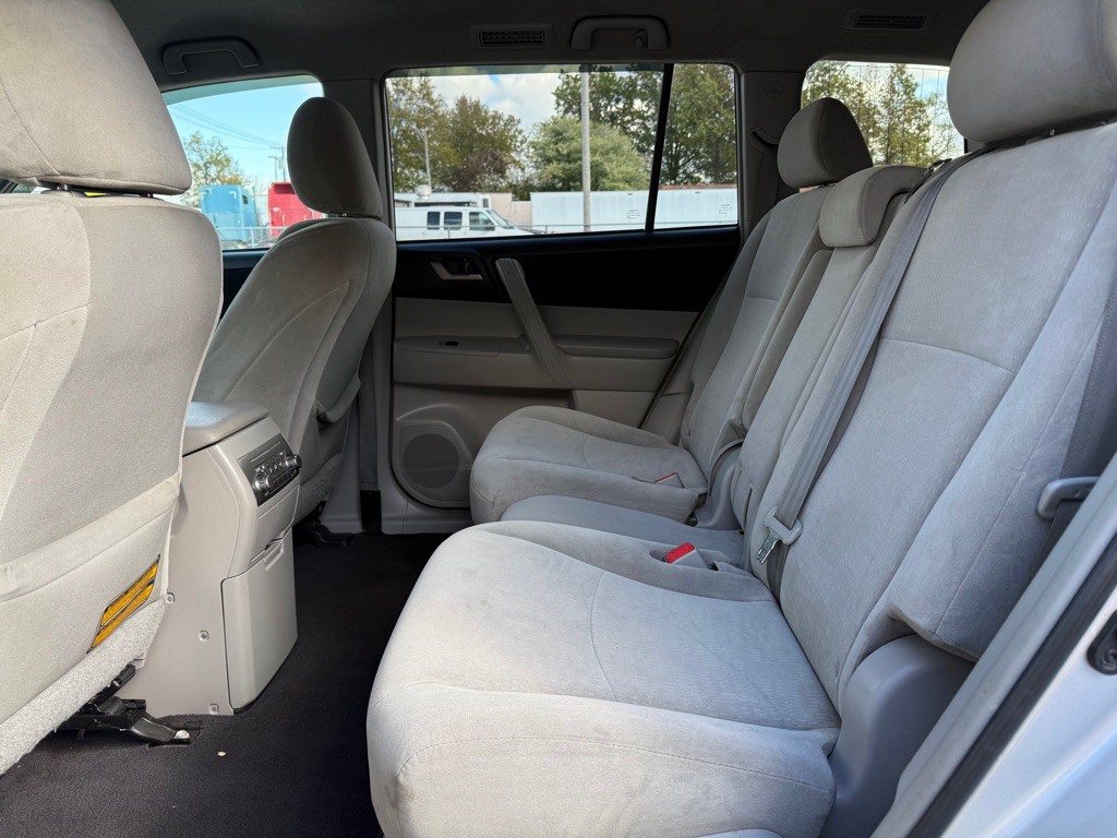 2012 Toyota Highlander Image 11