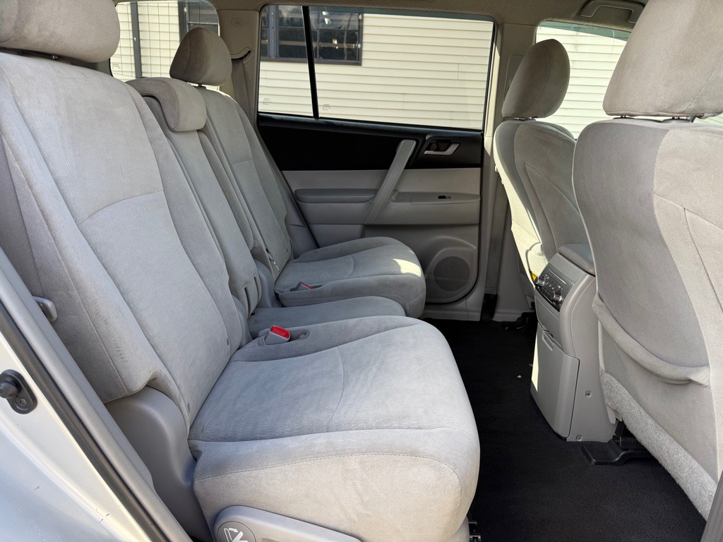 2012 Toyota Highlander Image 12