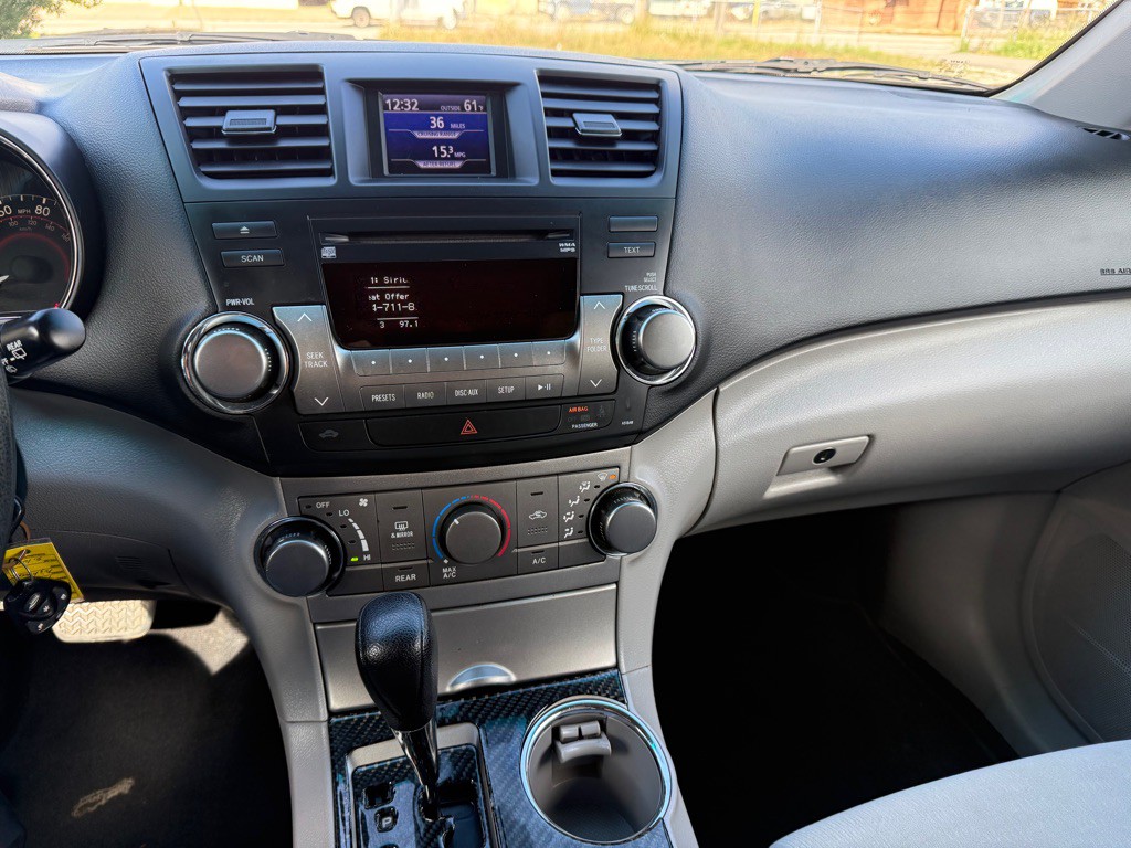 2012 Toyota Highlander Image 15