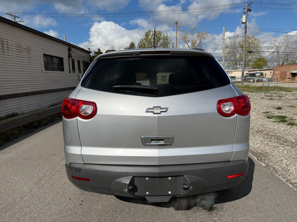 2011 Chevrolet Traverse Image 4