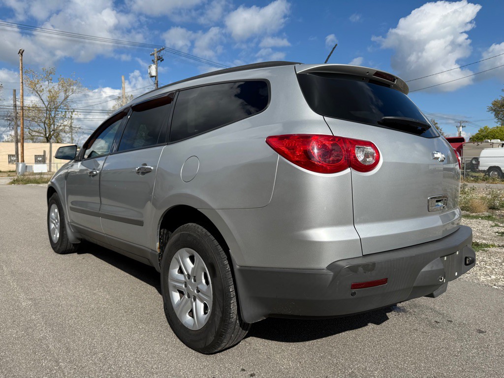2011 Chevrolet Traverse Image 5