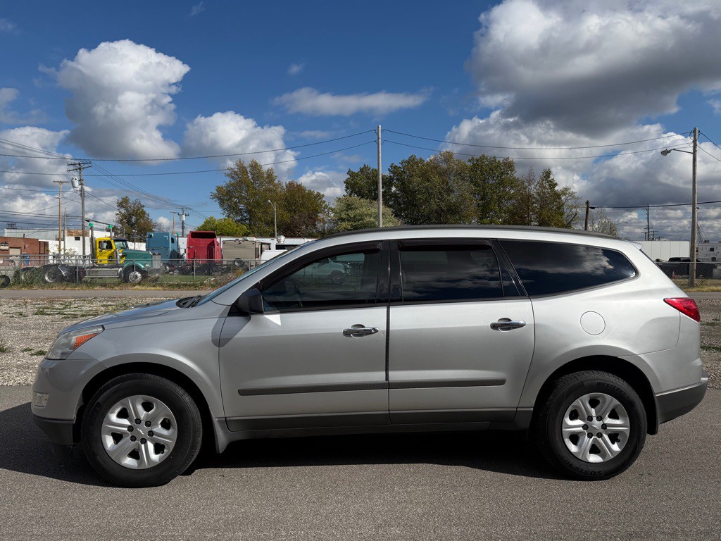 2011 Chevrolet Traverse Image 6
