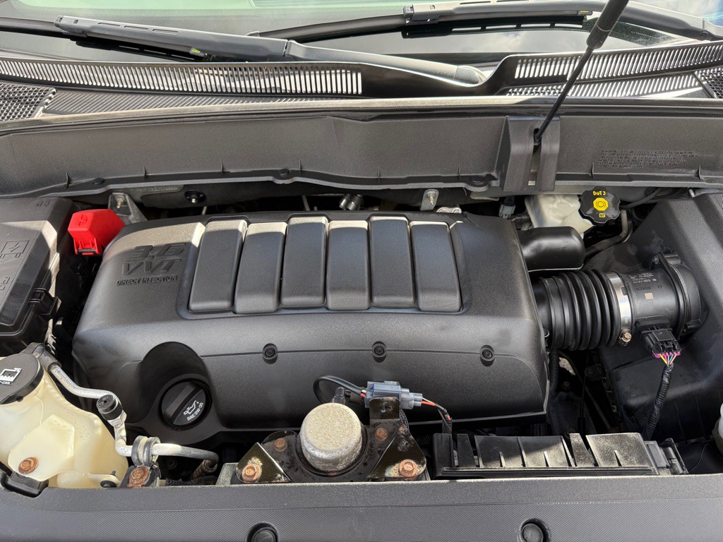 2011 Chevrolet Traverse Image 16