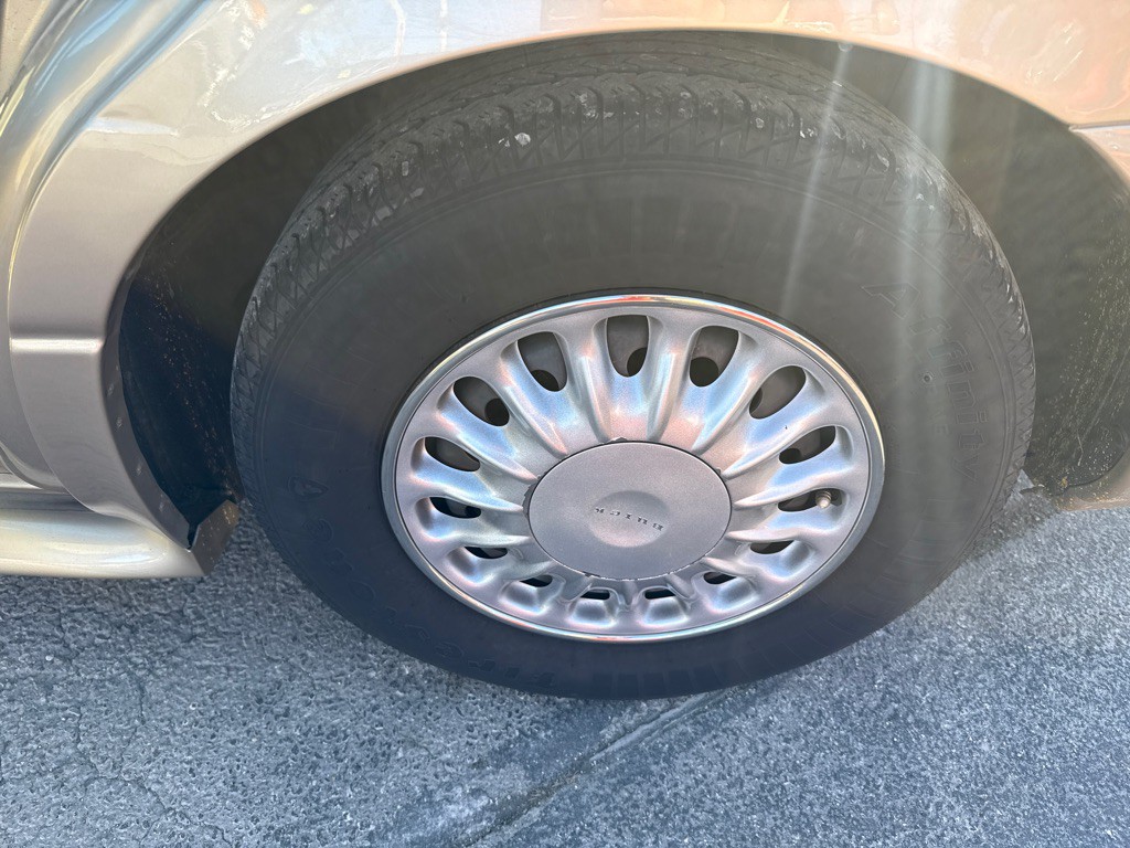 2005 Buick LeSabre Image 18