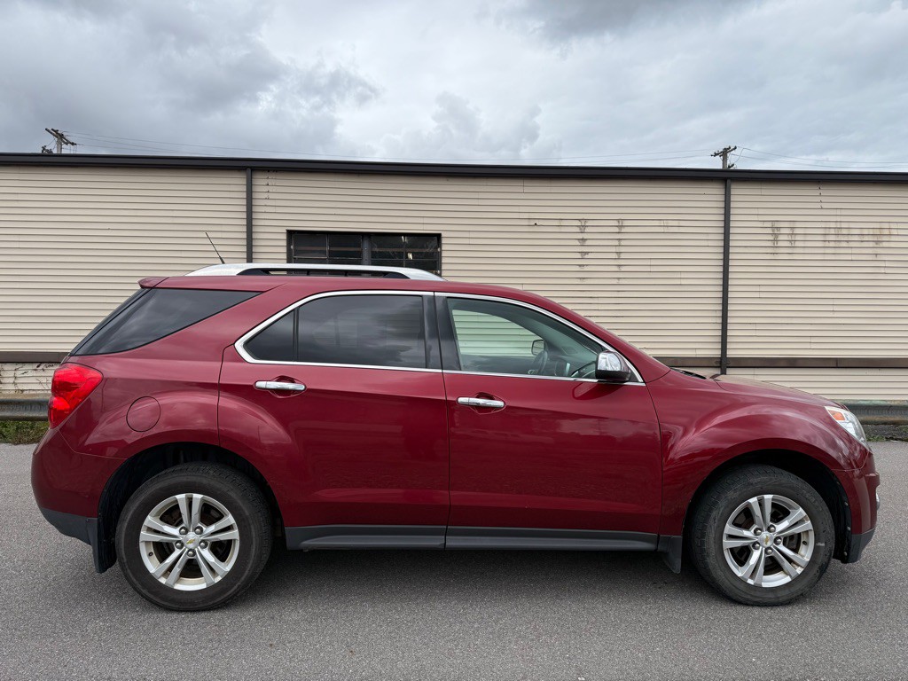 2010 Chevrolet Equinox Image 2