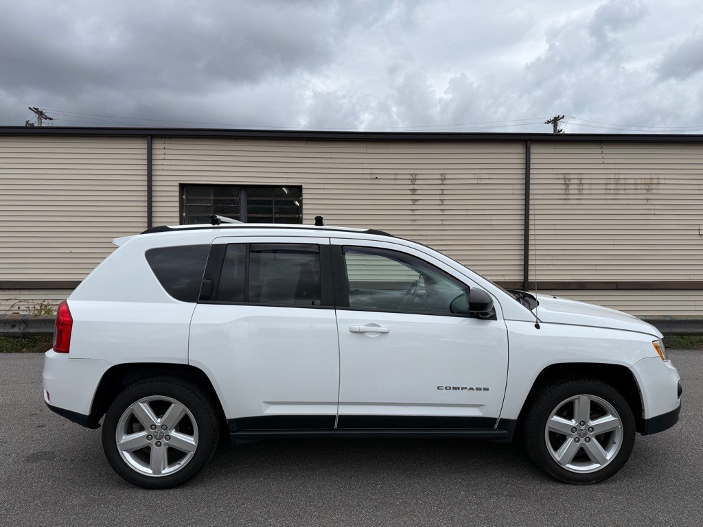 2012 Jeep Compass Image 2