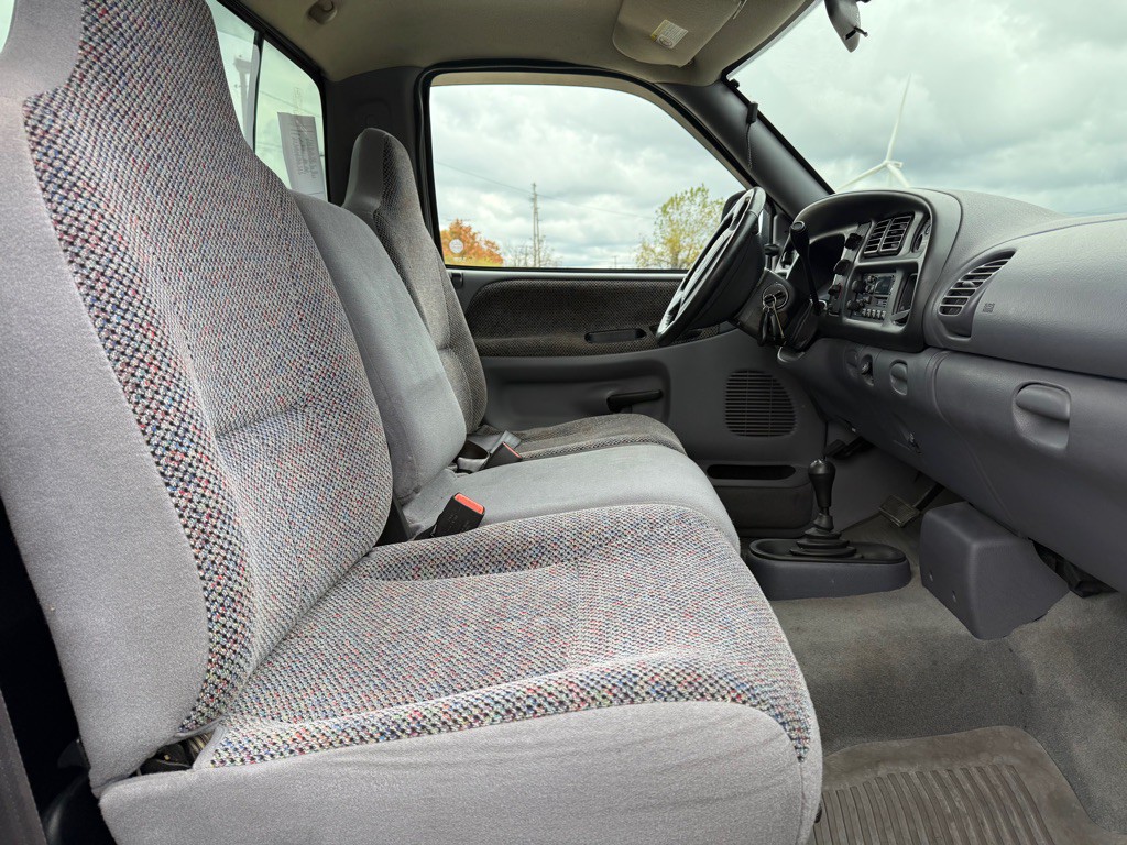 2002 Dodge Ram 2500 Image 10