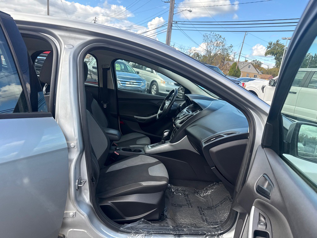 2012 Ford Focus Image 11