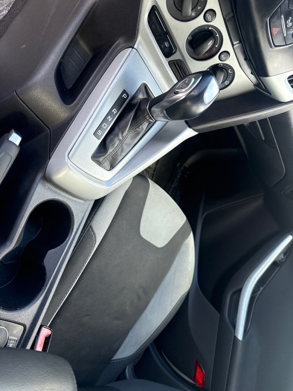 2012 Ford Focus Image 16