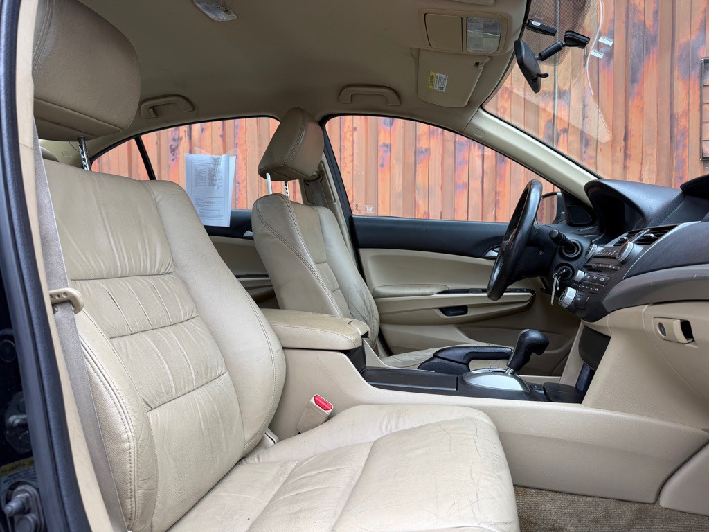 2012 Honda Accord Image 10