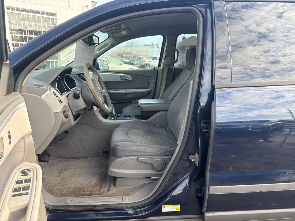 2011 Chevrolet Traverse Image 10