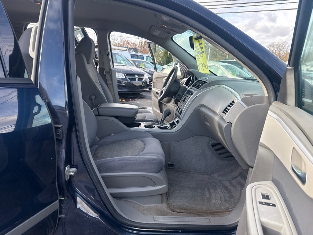 2011 Chevrolet Traverse Image 11
