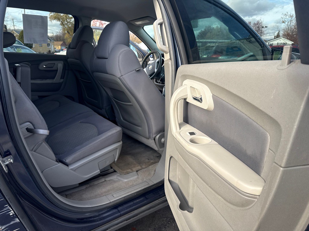 2011 Chevrolet Traverse Image 13
