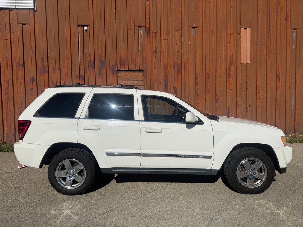 2008 Jeep Grand Cherokee Image 2