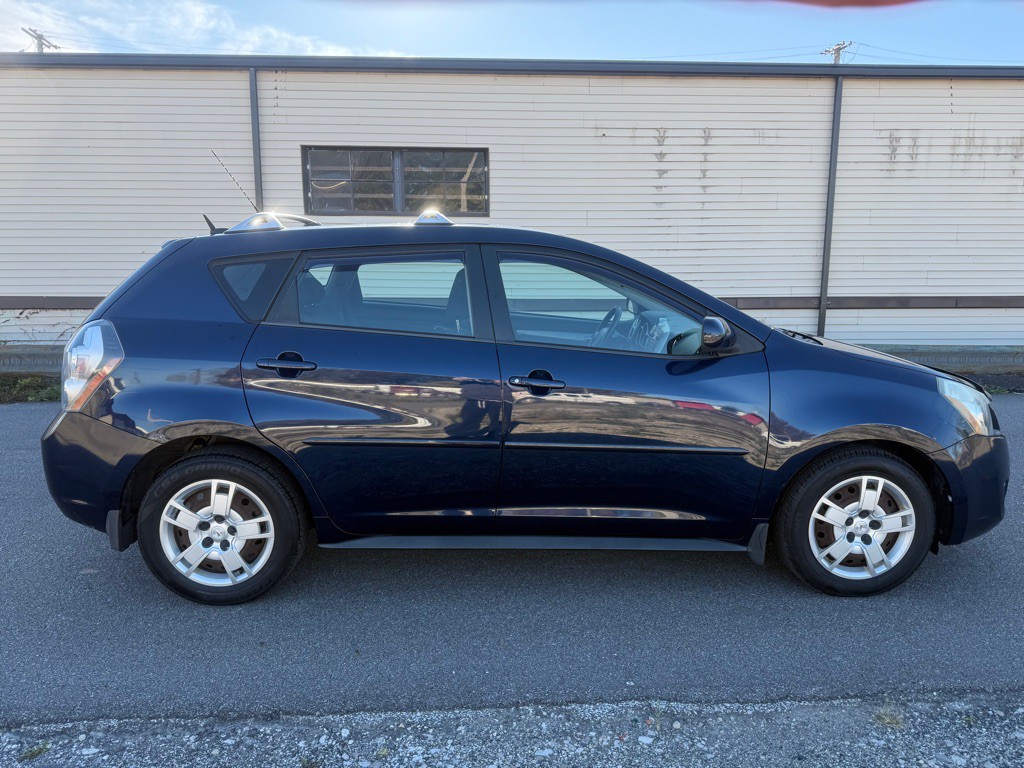 2009 Pontiac Vibe Image 2