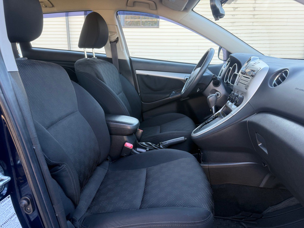 2009 Pontiac Vibe Image 9