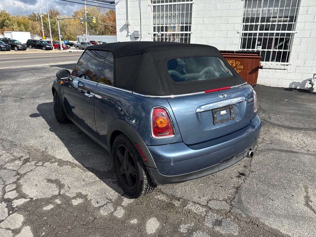 2010 MINI Cooper Image 10