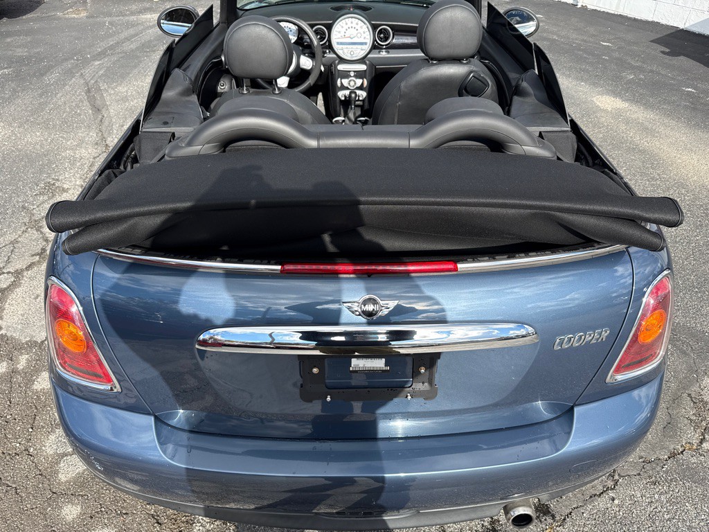 2010 MINI Cooper Image 20