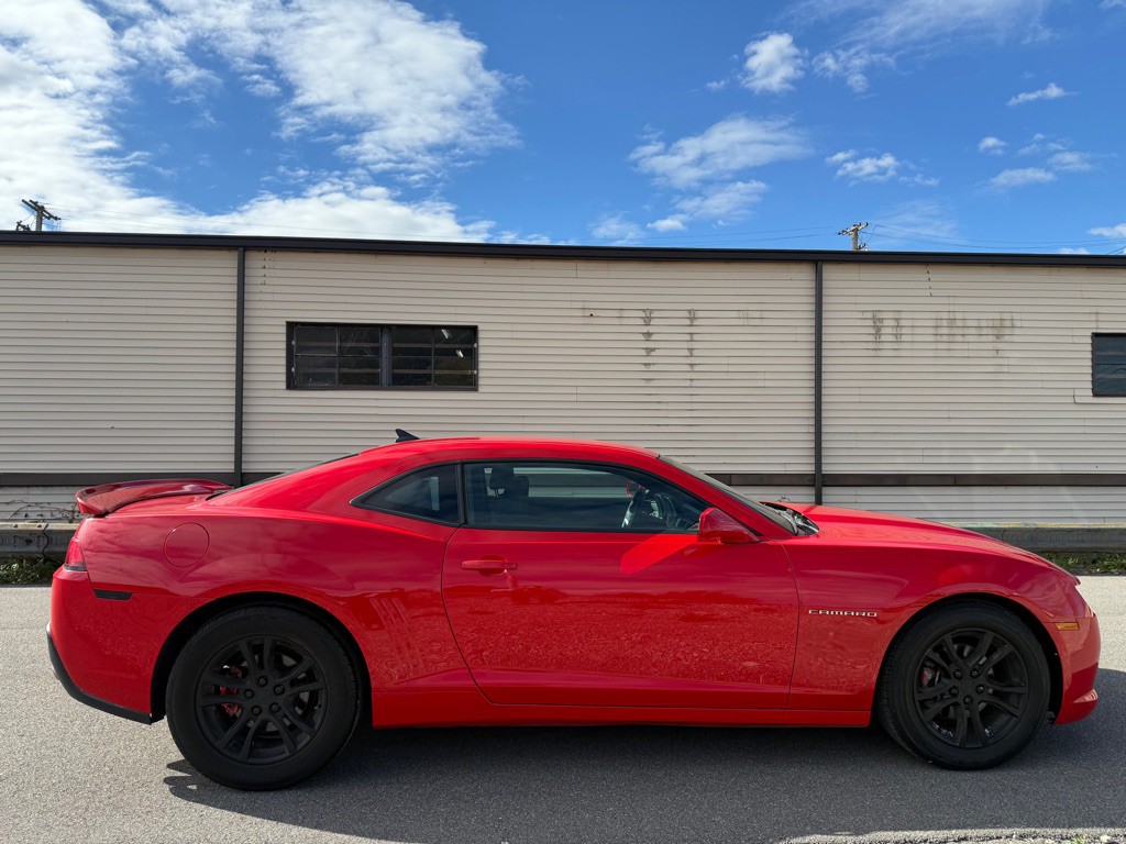 2015 Chevrolet Camaro Image 2