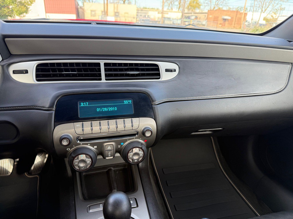 2015 Chevrolet Camaro Image 13