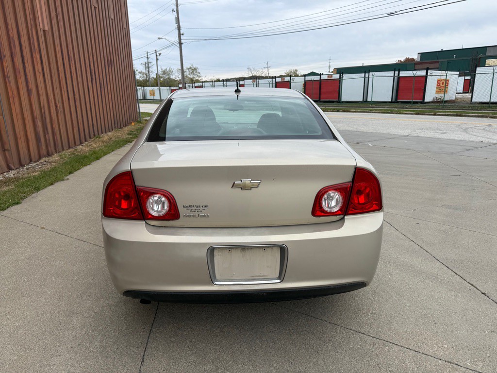 2010 Chevrolet Malibu Image 4