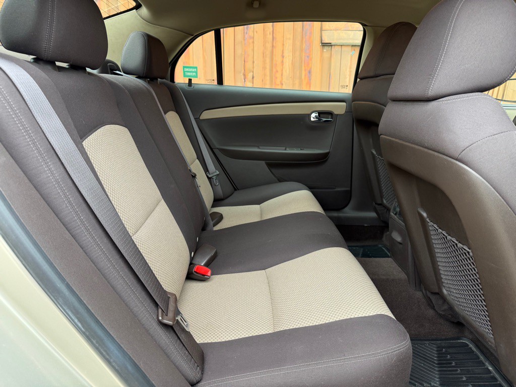 2010 Chevrolet Malibu Image 10