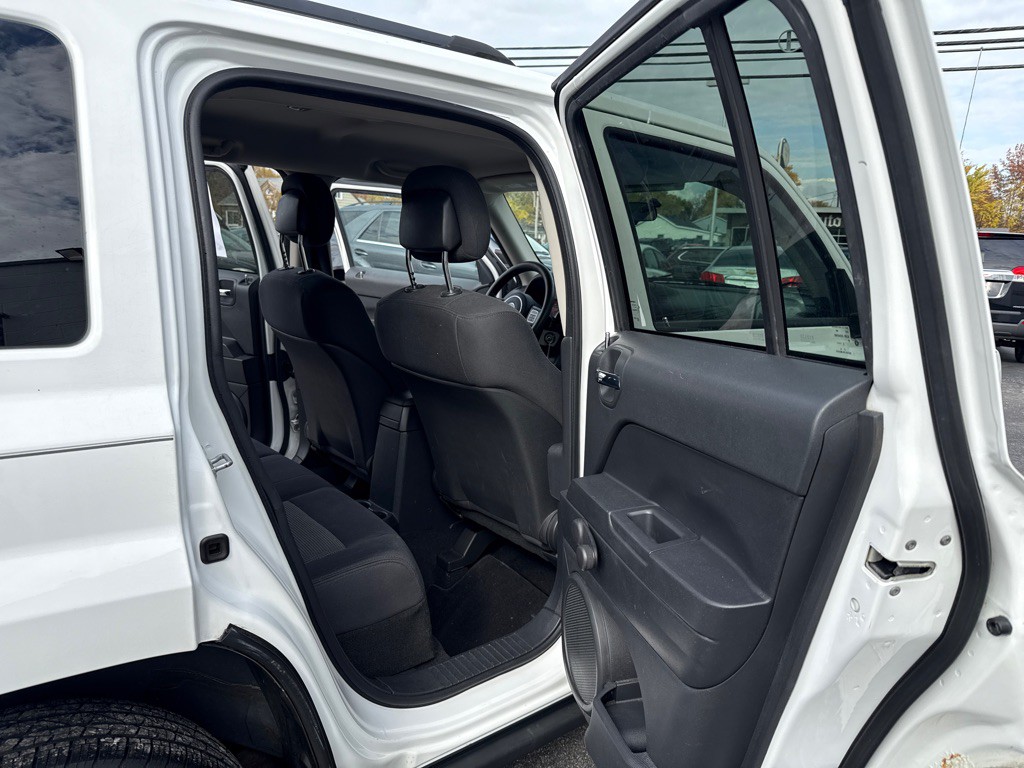 2011 Jeep Patriot Image 13
