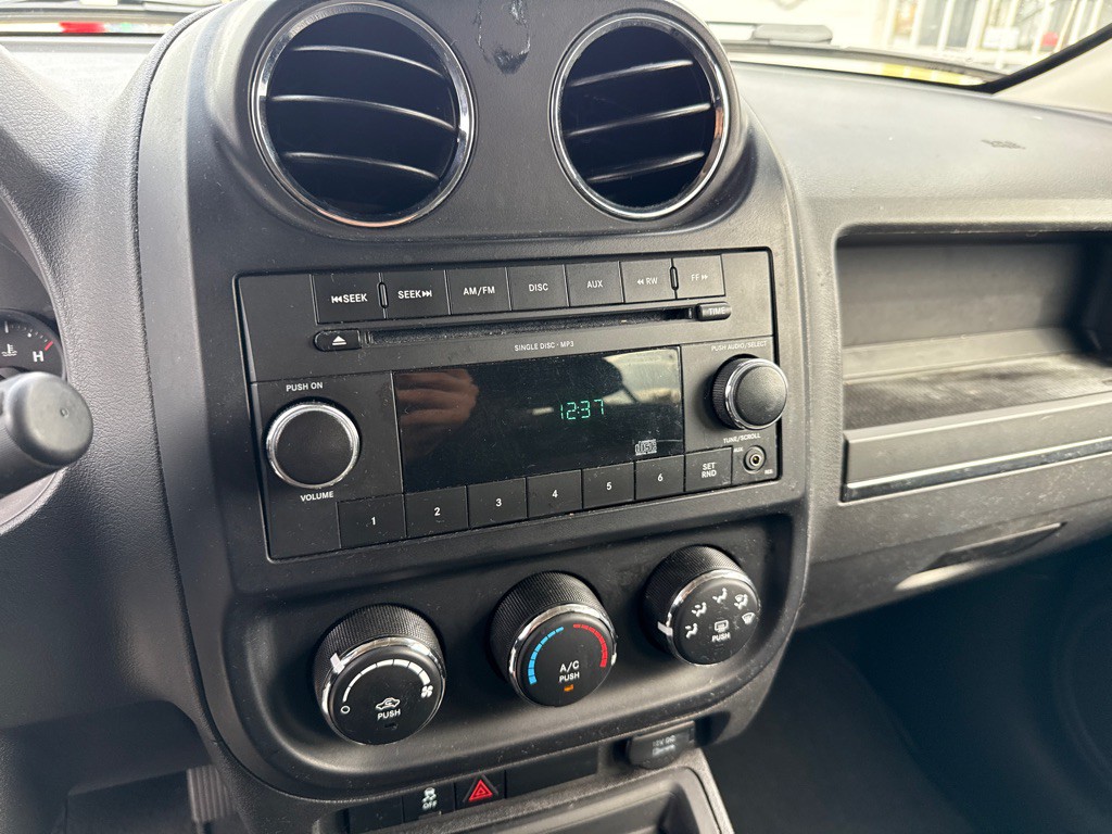 2011 Jeep Patriot Image 17