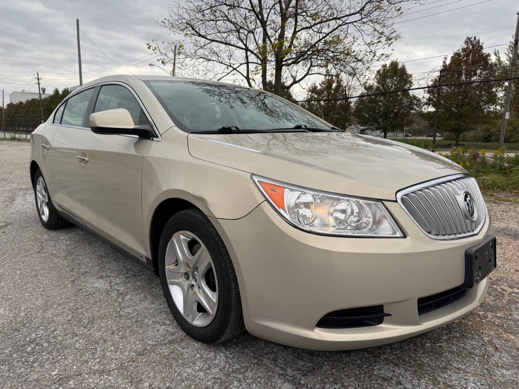 2010 Buick Lacrosse Image 1