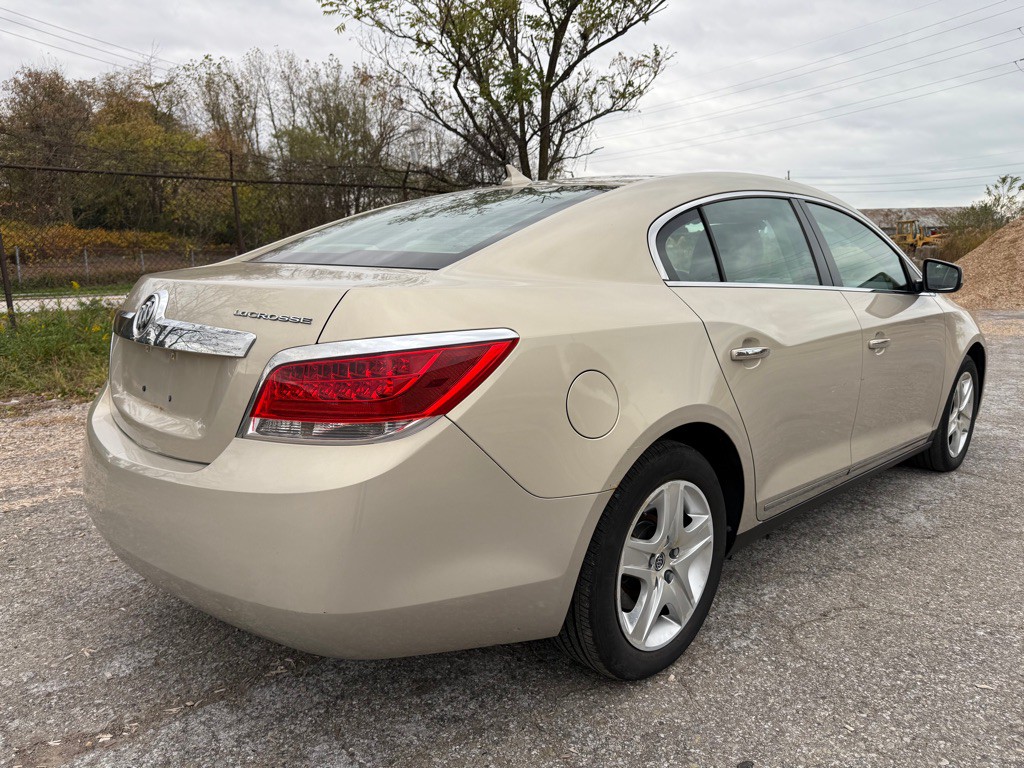 2010 Buick Lacrosse Image 3