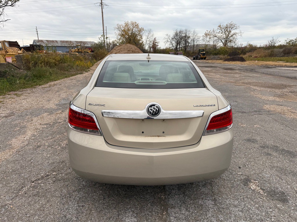 2010 Buick Lacrosse Image 4
