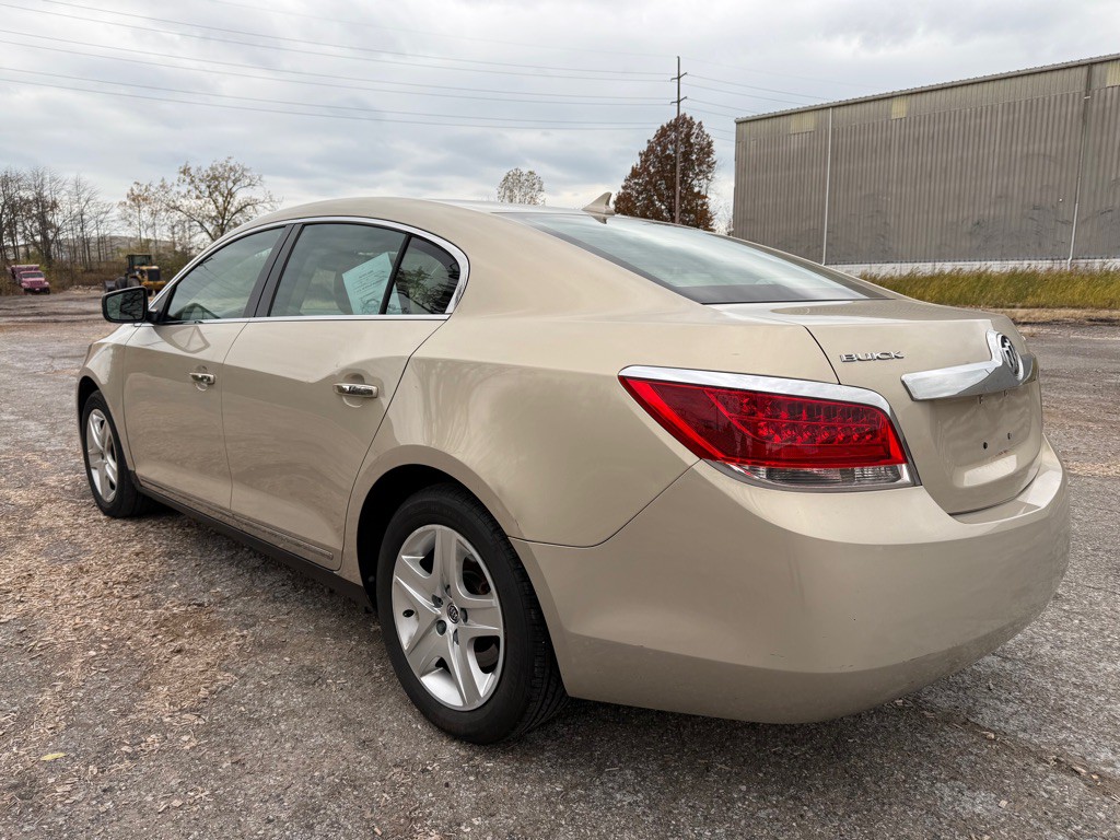 2010 Buick Lacrosse Image 5