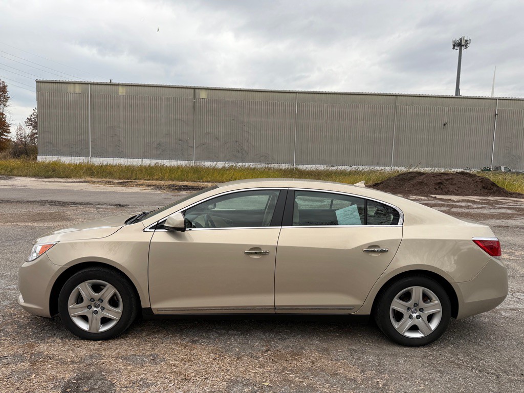 2010 Buick Lacrosse Image 6