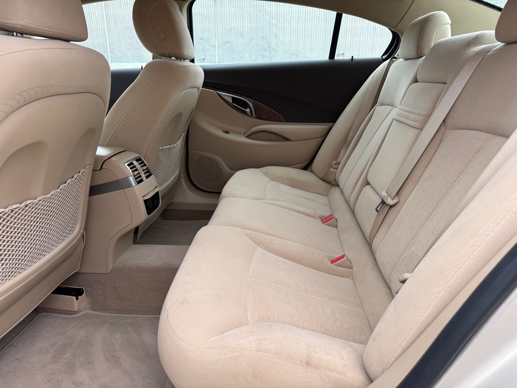 2010 Buick Lacrosse Image 12